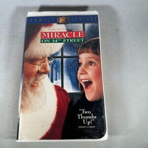 Miracle On 34th Street VHS Richard Attenborough PG 20th Century Fox Family